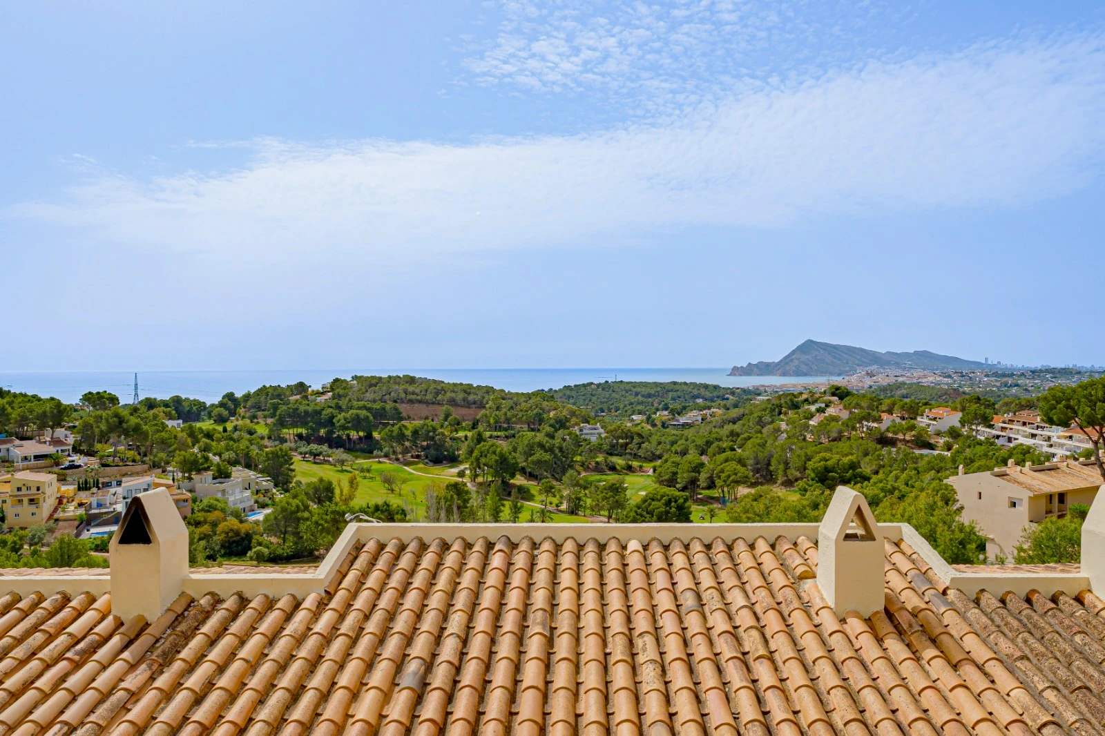 Duplex Apartment for Sale Next to the Golf Course in Altea la Vella – Sea and Golf Course Views, North Costa Blanca