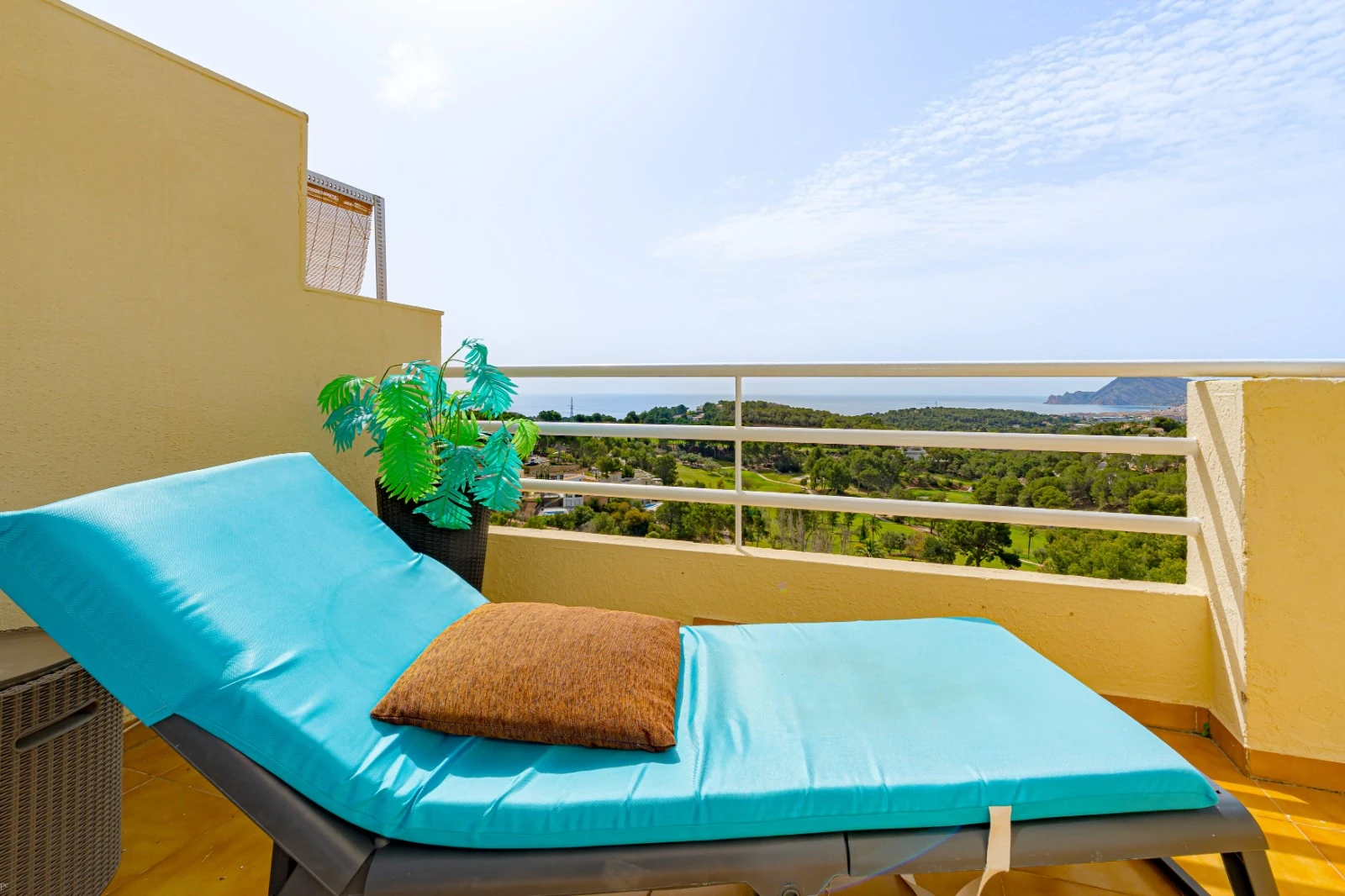 Duplex Apartment for Sale Next to the Golf Course in Altea la Vella – Sea and Golf Course Views, North Costa Blanca