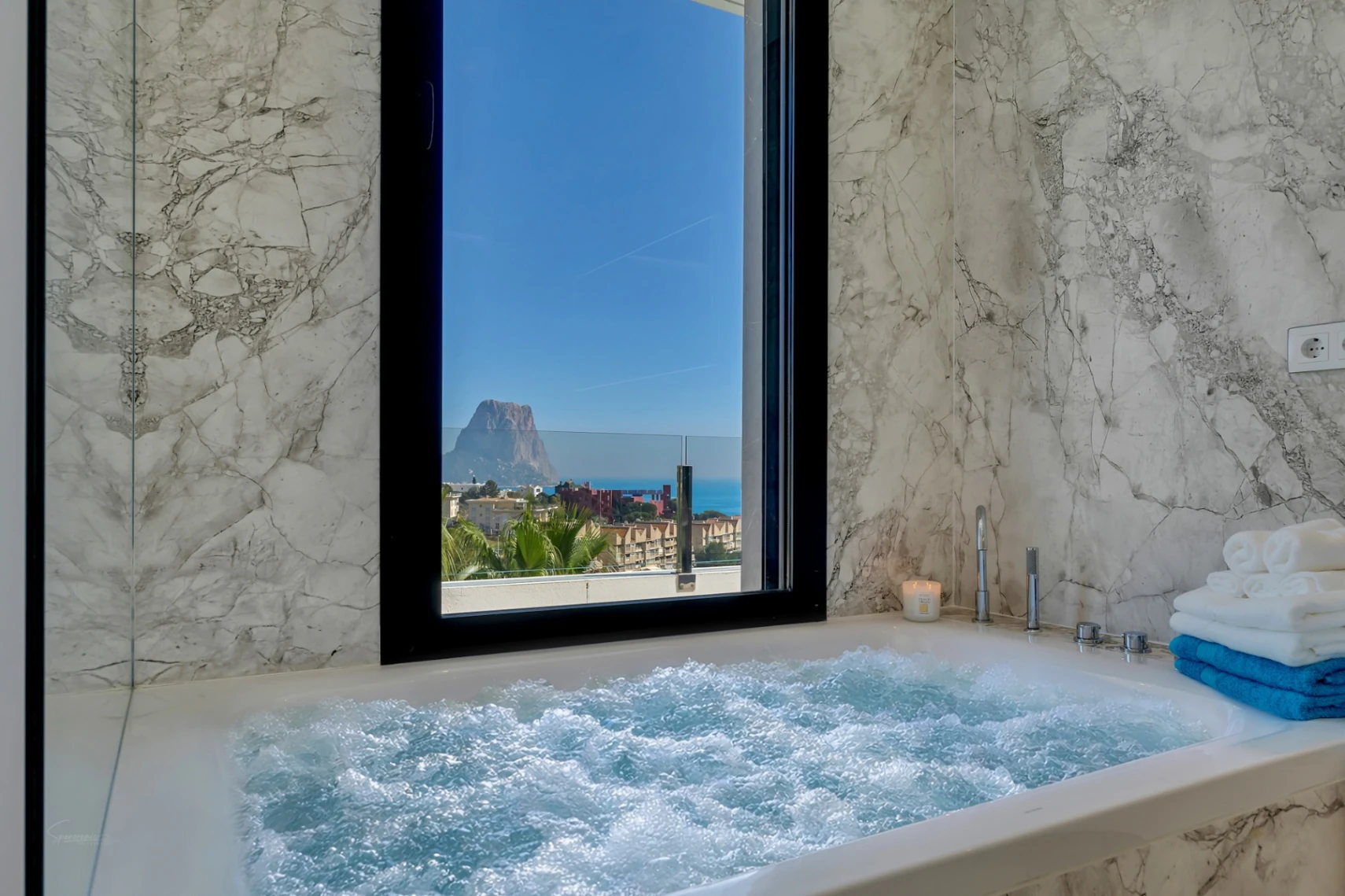Modern Luxury Villa for Sale in Calpe, Costa Blanca North – Close to the Sea
