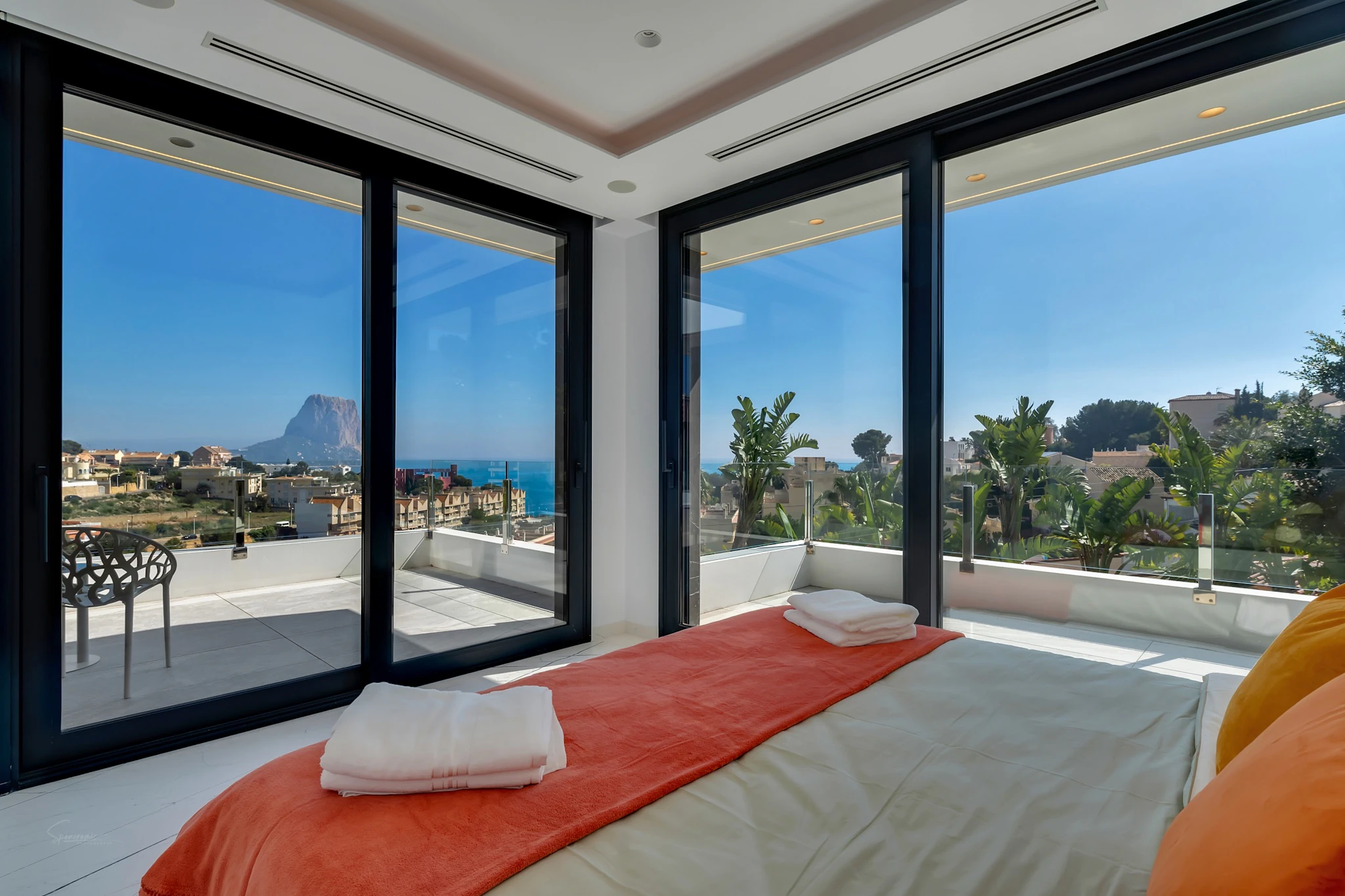 Modern Luxury Villa for Sale in Calpe, Costa Blanca North – Close to the Sea