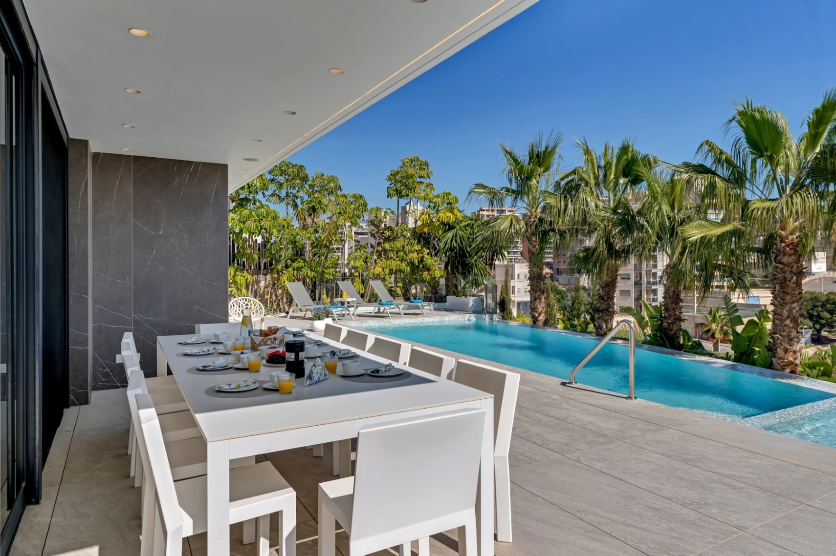 Modern Luxury Villa for Sale in Calpe, Costa Blanca North – Close to the Sea