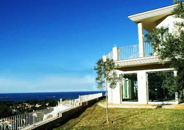 Villa en Denia a la venta , con vistas al mar