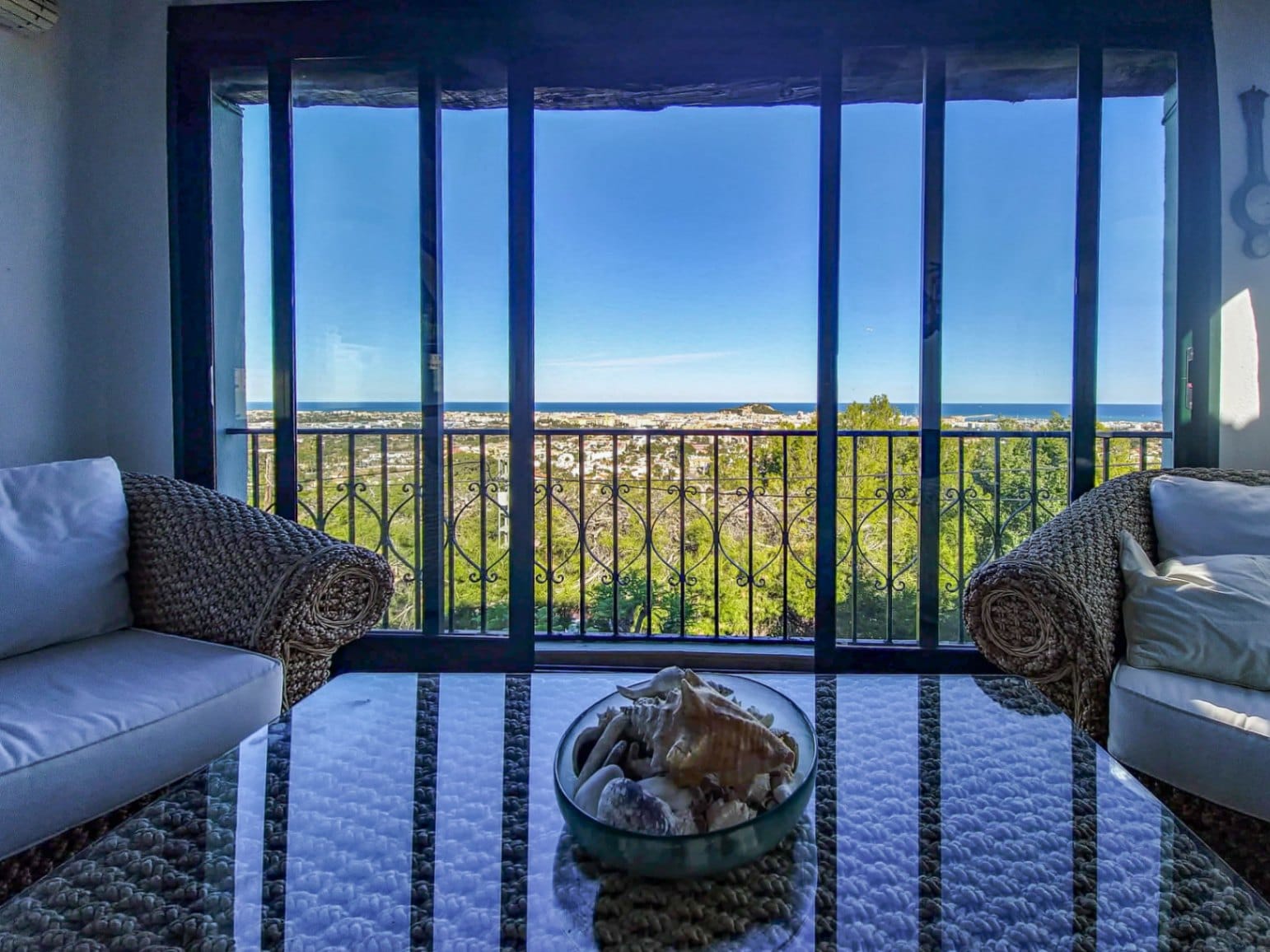 Chalet en Denia con sol todo el año y vistas panorámicas al mar