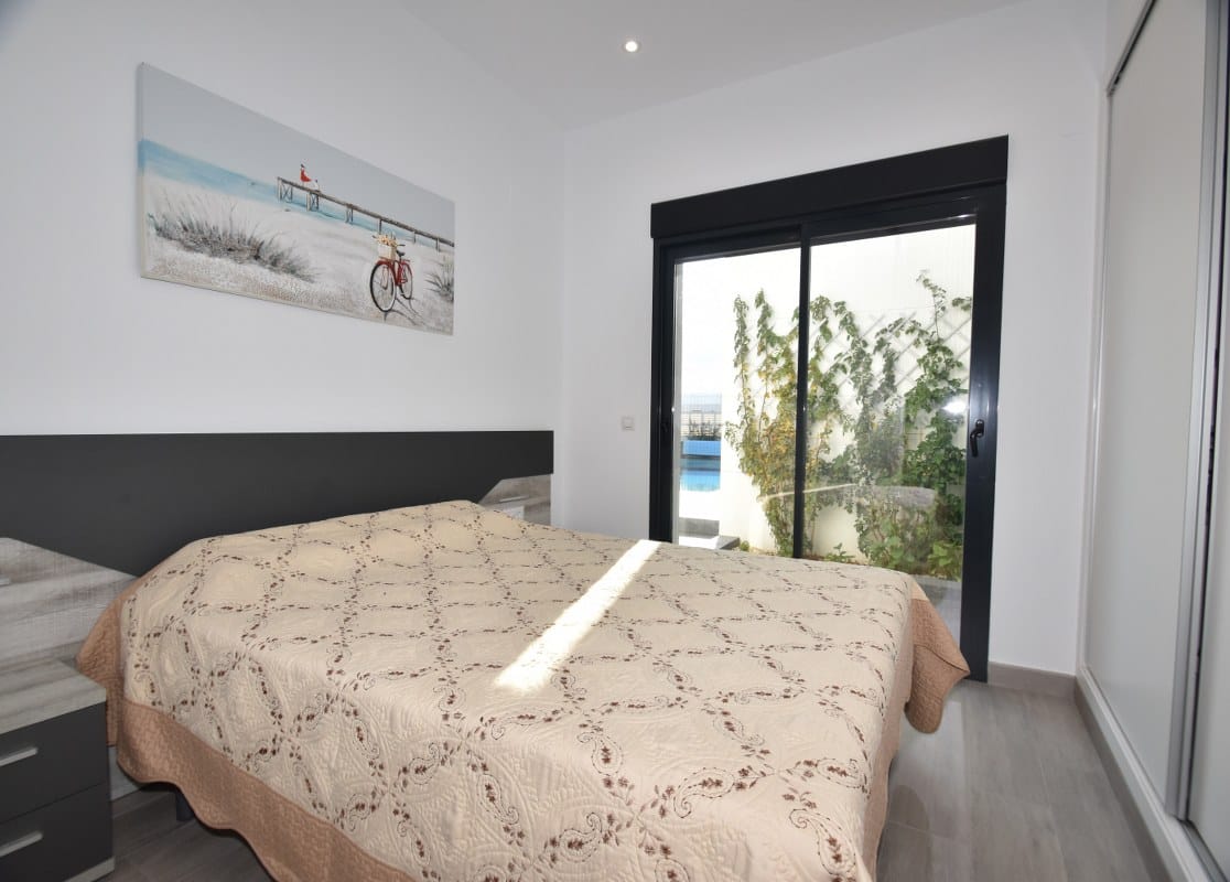 Casa nueva moderna lista para ocupar