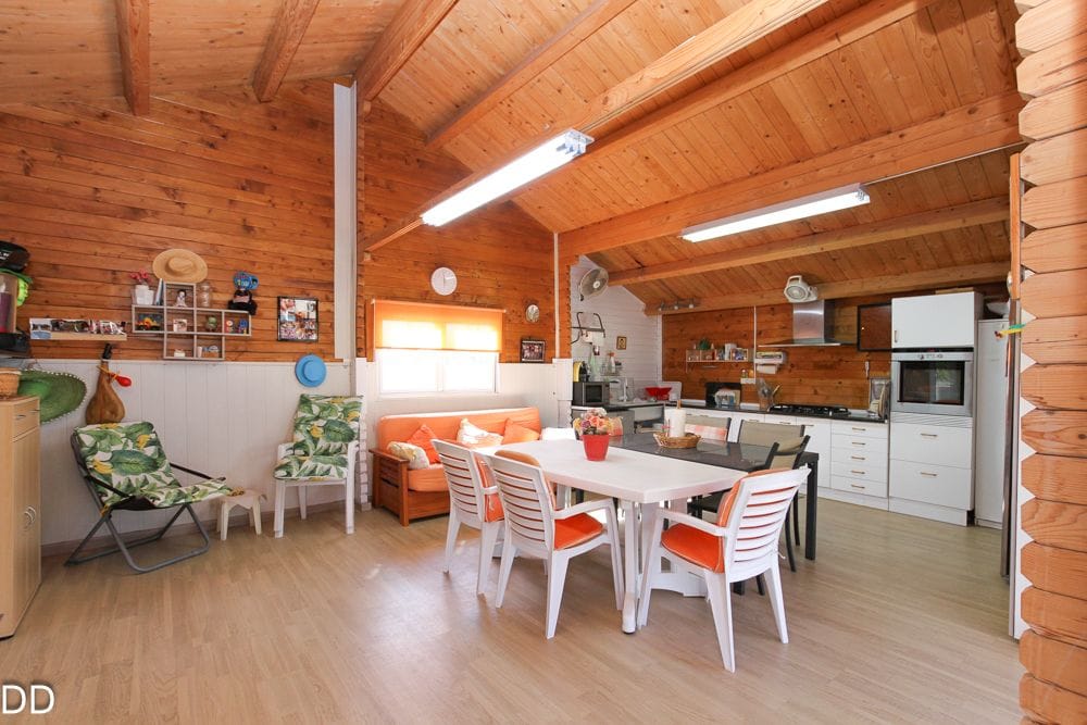 CASA CON TERRENO CERCA DEL MAR