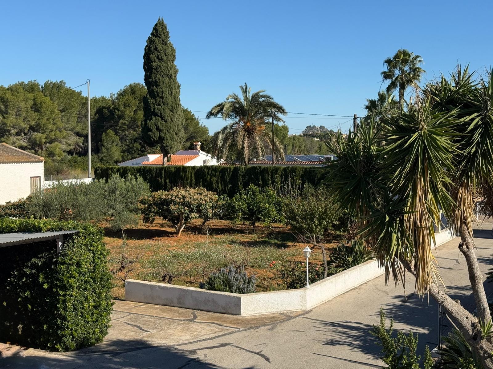 Exclusiva finca con gran potencial en Denia, 4415m parcela con 2 casas y varias construcciones - 4
