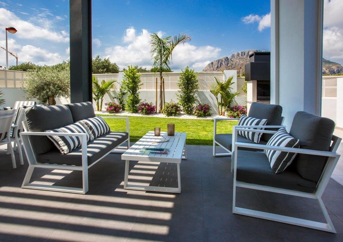 Casa nueva moderna lista para ocupar