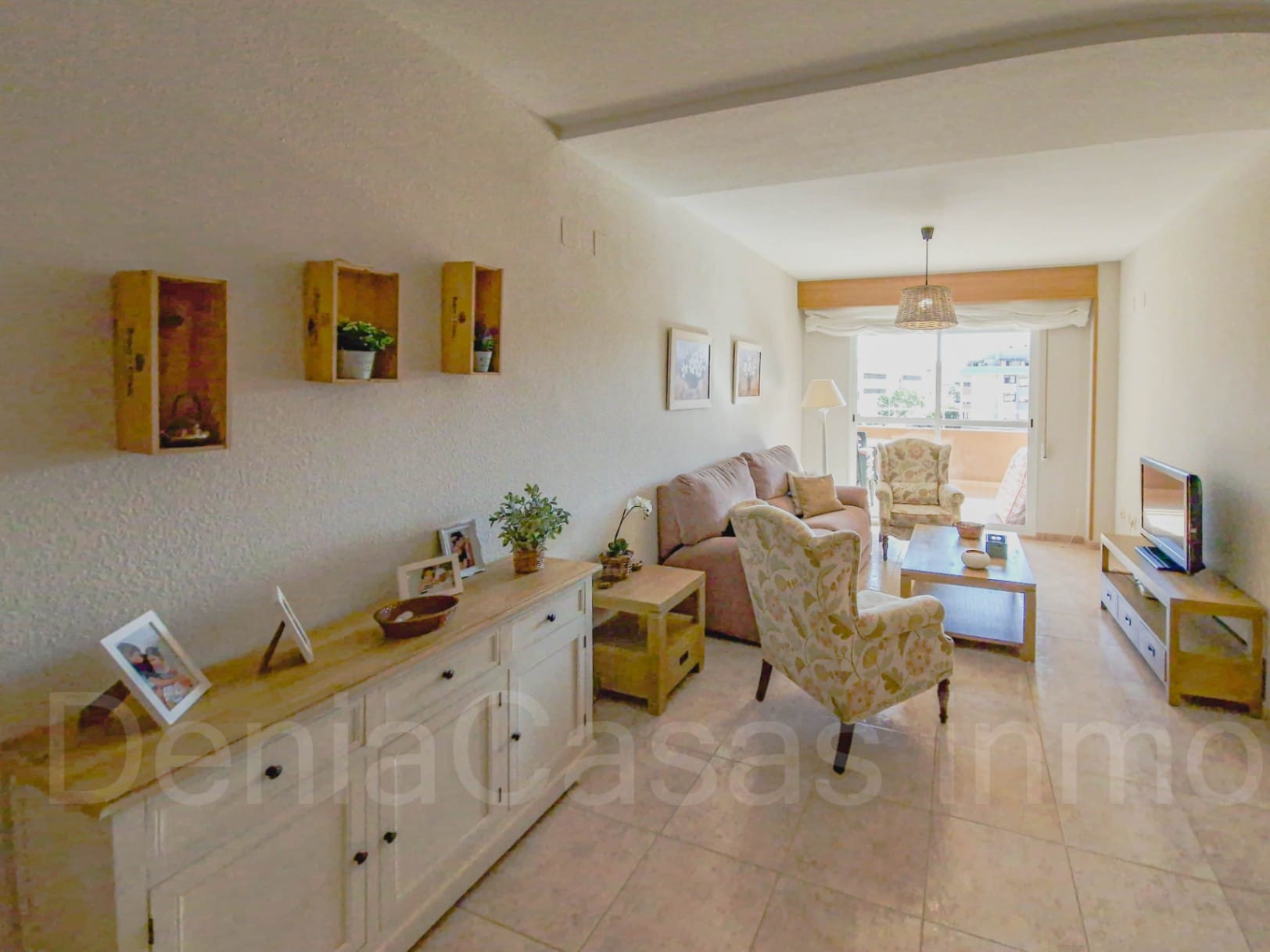 Apartamento de tres dormitorios pegado a la playa y al centro de Denia