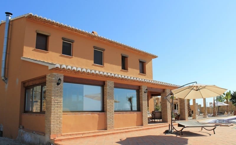 Finca nueva con vistas al mar en Benissa en venta