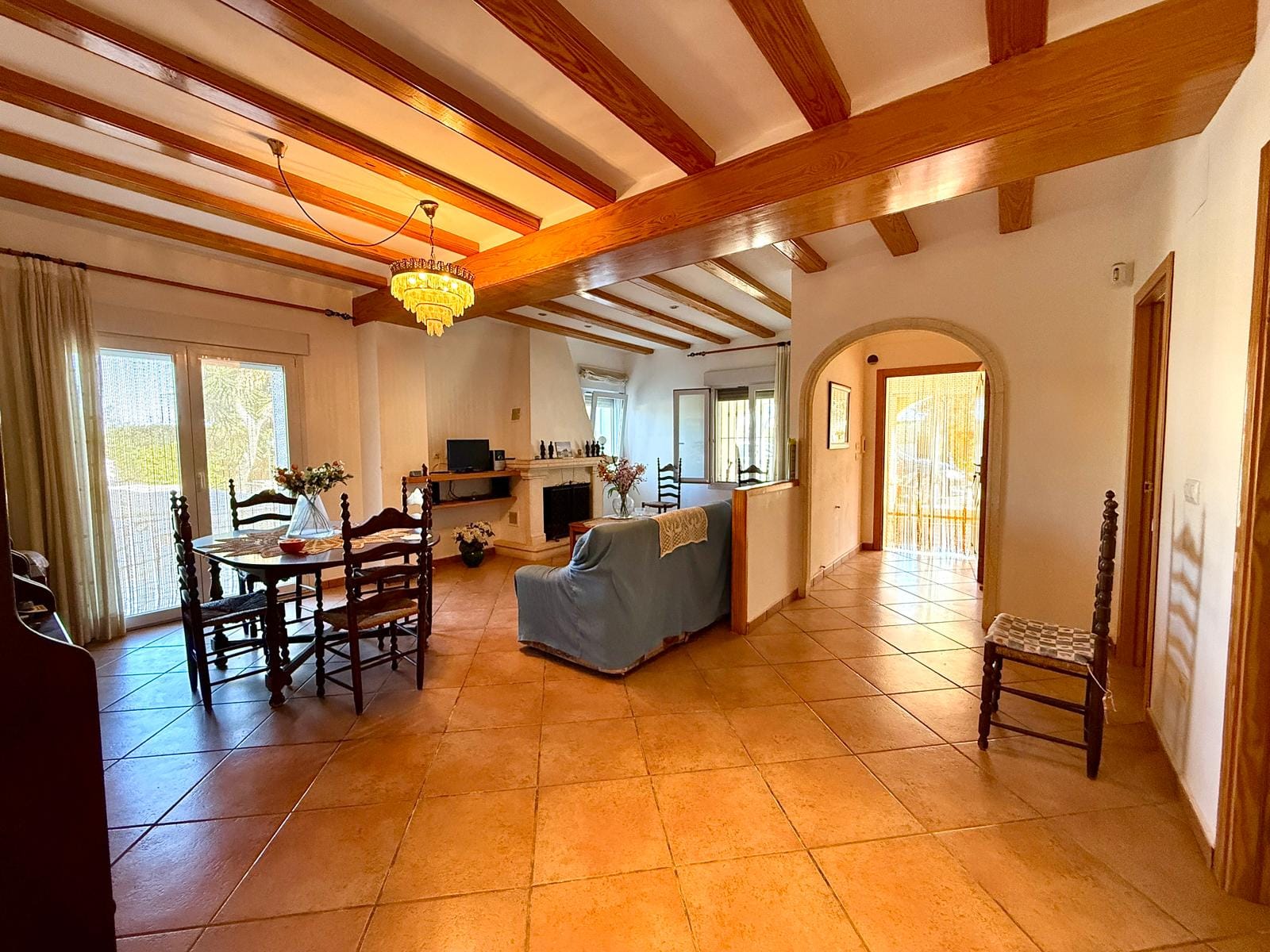Exclusiva finca con gran potencial en Denia, 4415m parcela con 2 casas y varias construcciones
