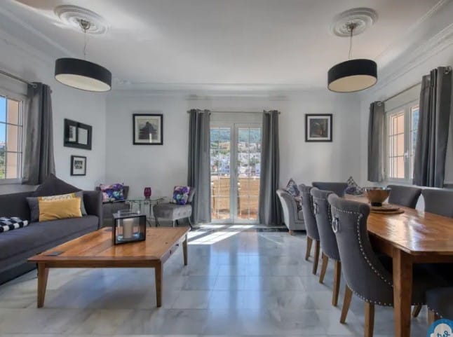 Venta. Chalet/Villa en Dénia