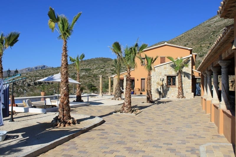 Finca nueva con vistas al mar en Benissa en venta