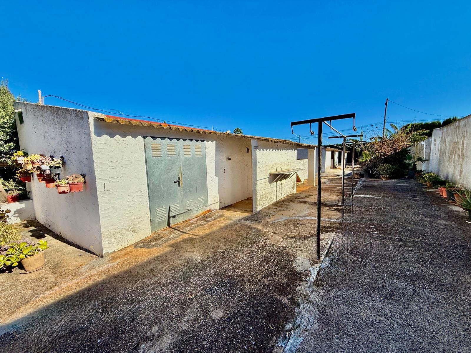 Exclusiva finca con gran potencial en Denia, 4415m parcela con 2 casas y varias construcciones
