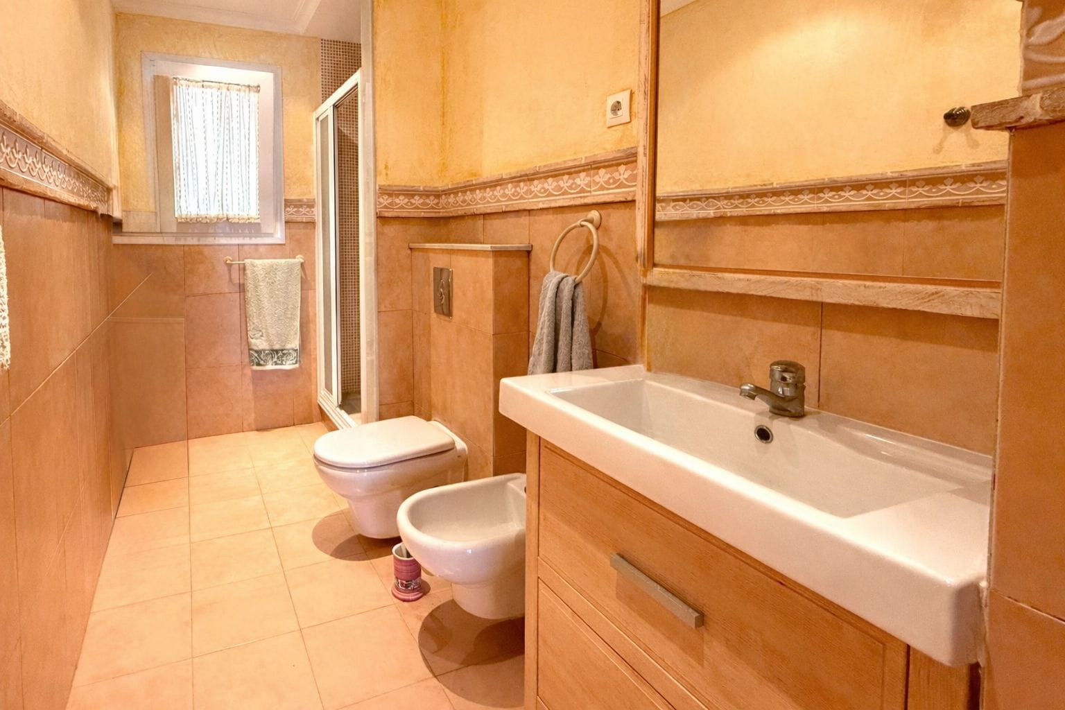 Exclusiva finca con gran potencial en Denia, 4415m parcela con 2 casas y varias construcciones