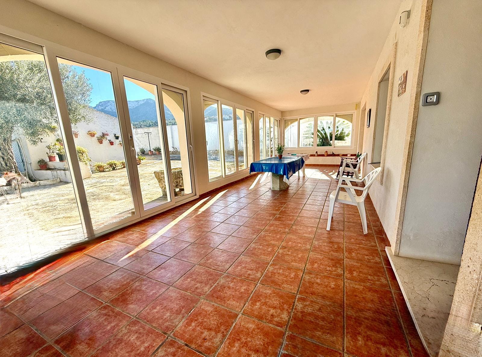 Exclusiva finca con gran potencial en Denia, 4415m parcela con 2 casas y varias construcciones