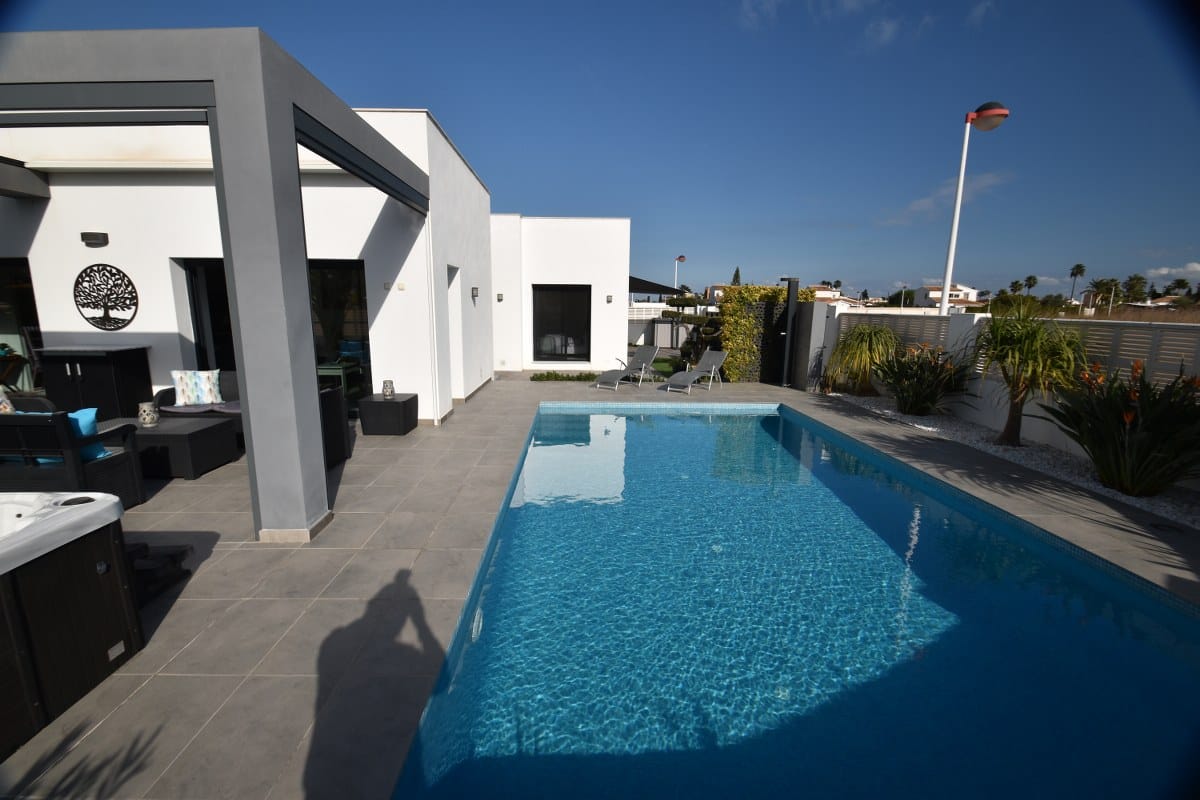 Casa nueva moderna lista para ocupar