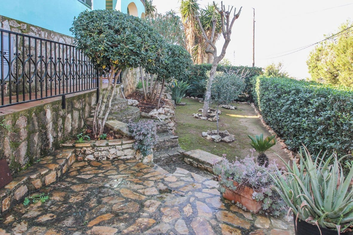 Chalet en Denia con sol todo el año y vistas panorámicas al mar