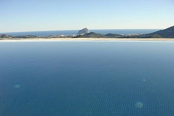 Finca nueva con vistas al mar en Benissa en venta