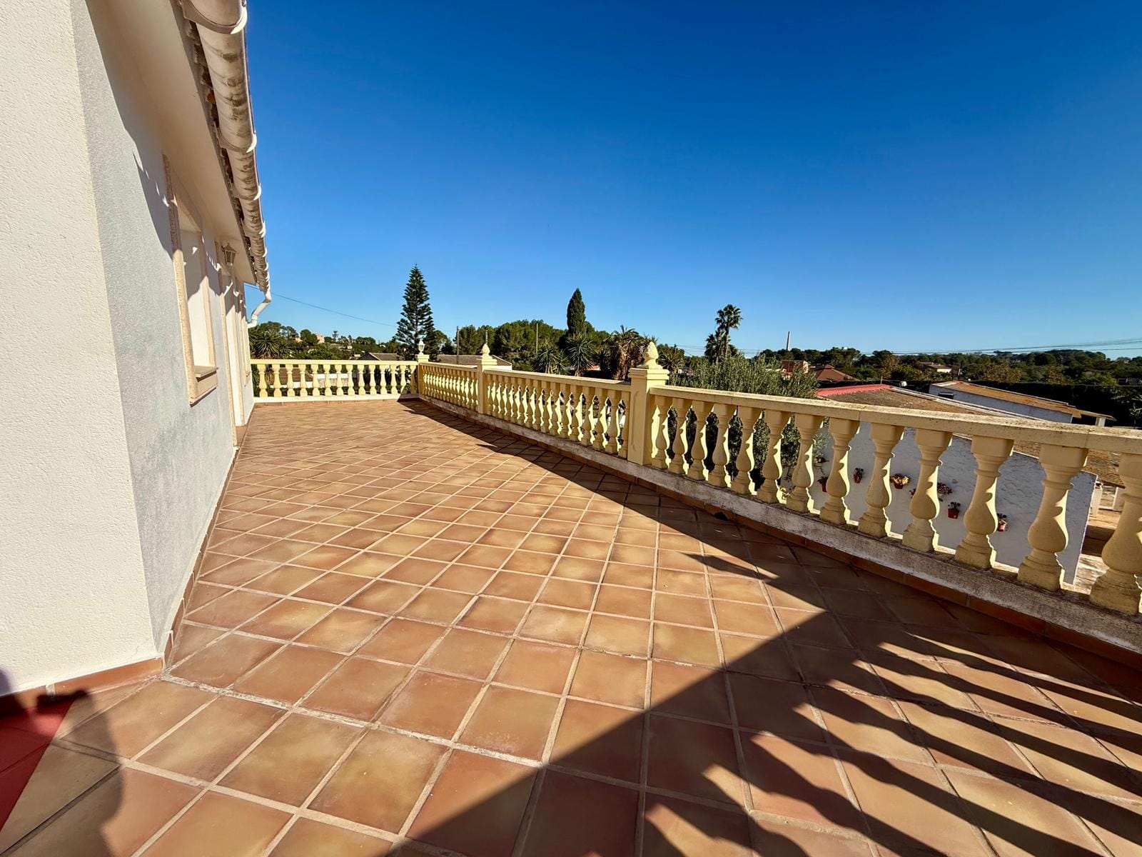 Exclusiva finca con gran potencial en Denia, 4415m parcela con 2 casas y varias construcciones
