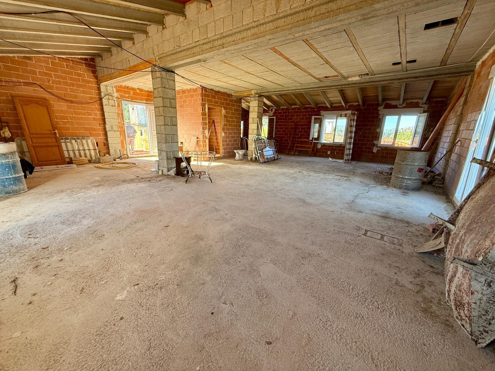 Exclusiva finca con gran potencial en Denia, 4415m parcela con 2 casas y varias construcciones