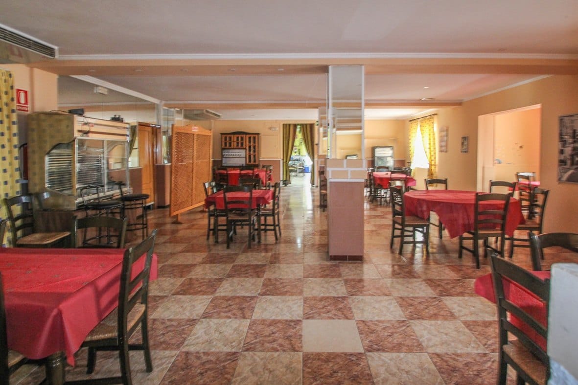 Hostal y restaurante con licencia