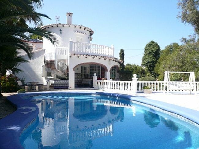 Venta. Chalet/Villa en Dénia