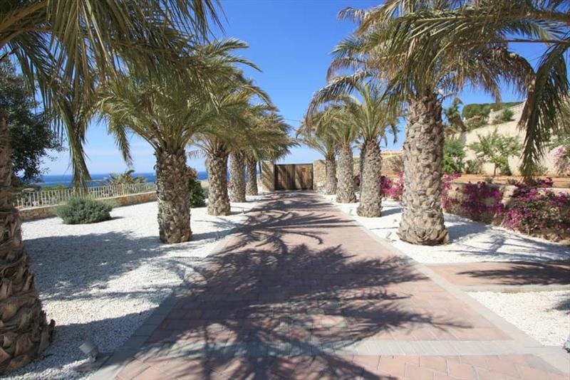 Villa en Denia a la venta , con vistas al mar