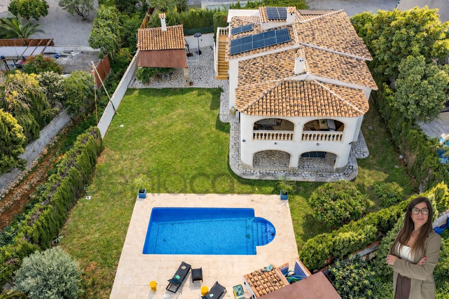 Chalet con vistas abiertas a Dénia en zona tranquila y próxima al centro - 2