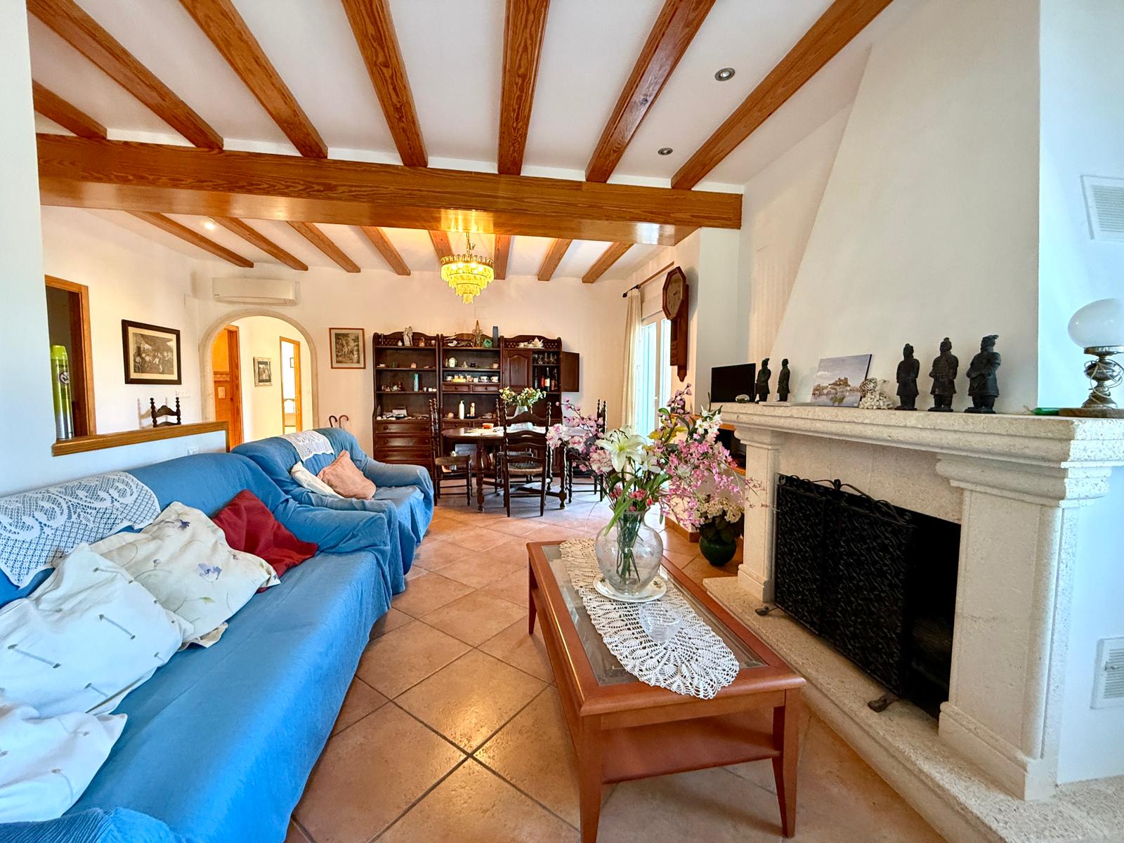Exclusiva finca con gran potencial en Denia, 4415m parcela con 2 casas y varias construcciones