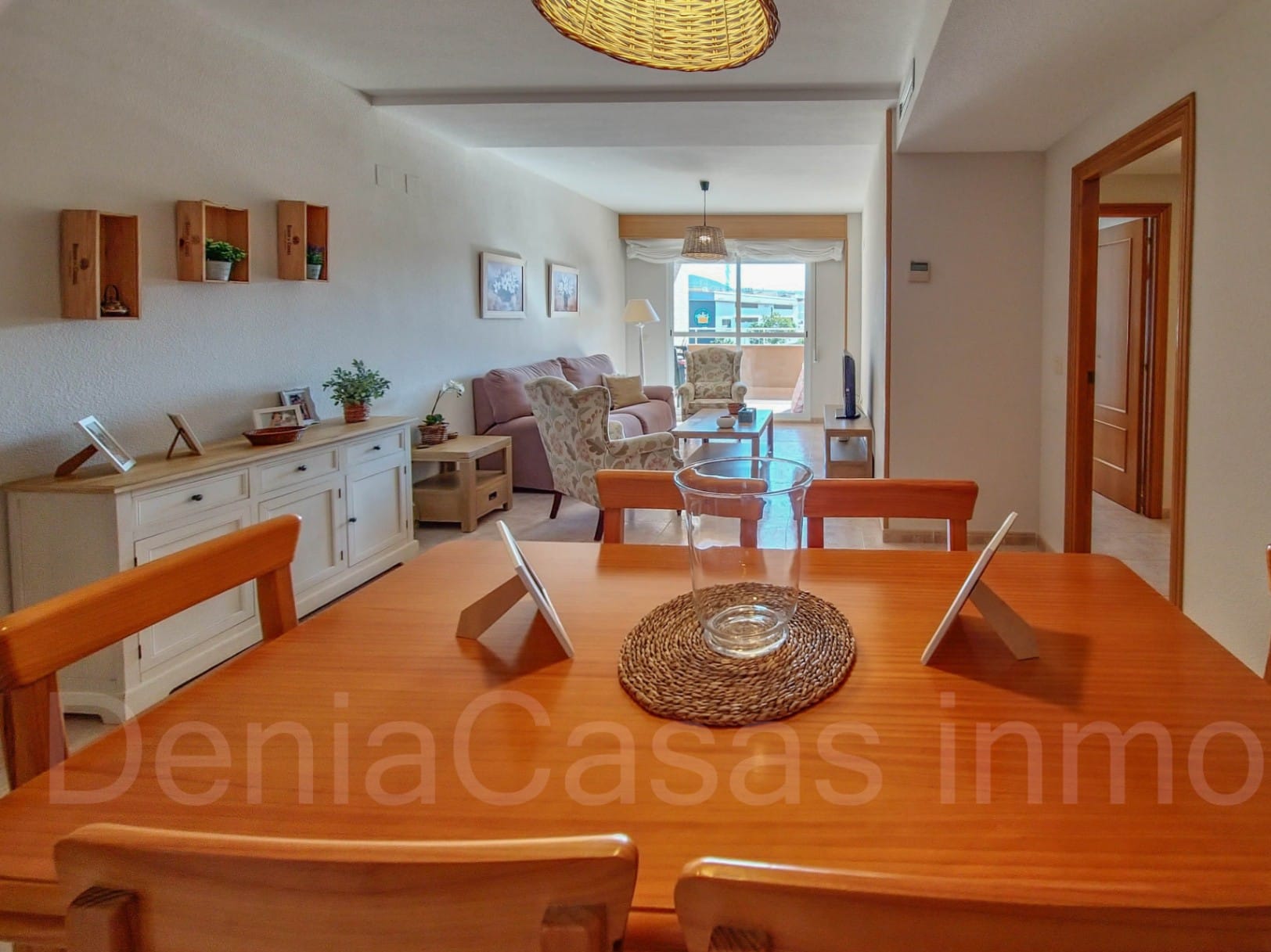 Apartamento de tres dormitorios pegado a la playa y al centro de Denia