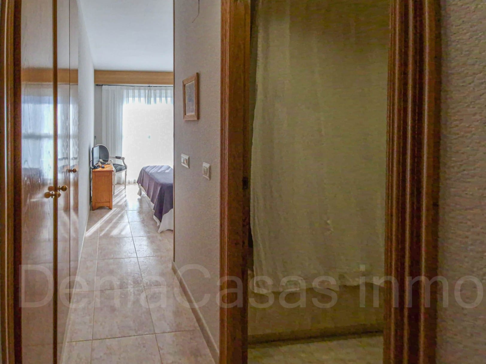 Apartamento de tres dormitorios pegado a la playa y al centro de Denia