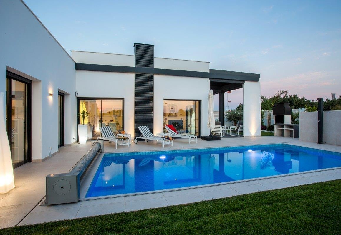 Casa nueva moderna lista para ocupar