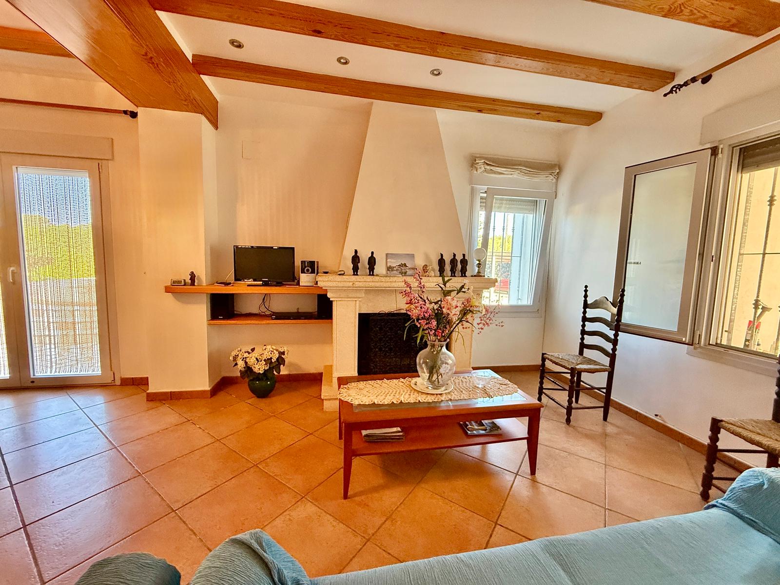 Exclusiva finca con gran potencial en Denia, 4415m parcela con 2 casas y varias construcciones
