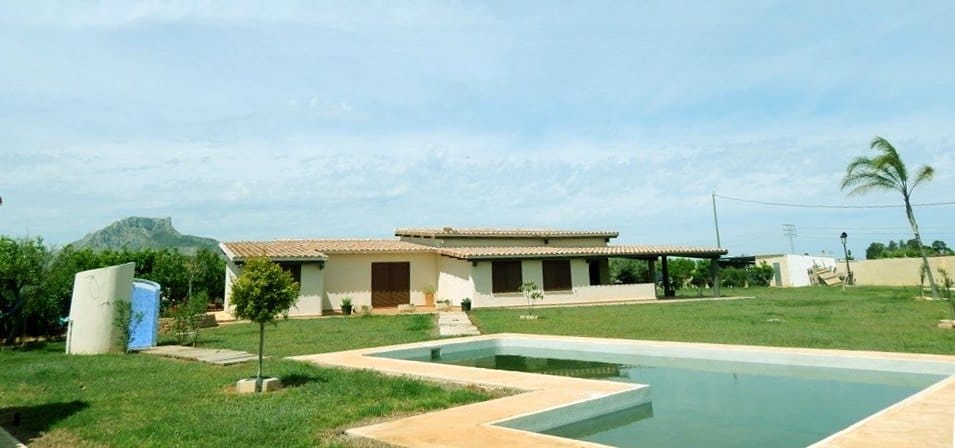 Finca en Denia en venta