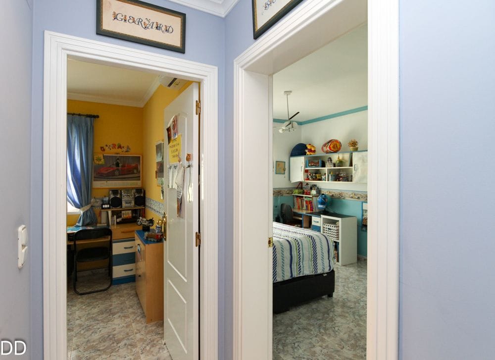 CASA CON TERRENO CERCA DEL MAR