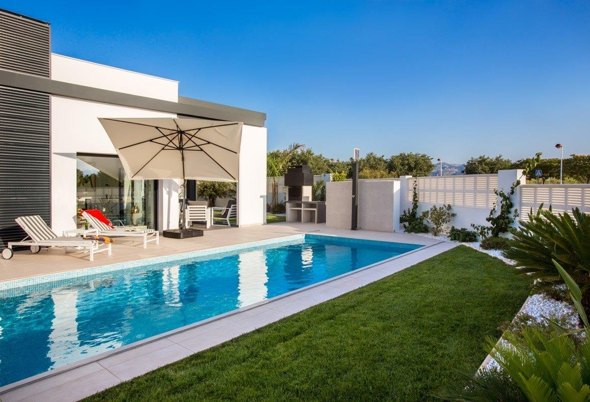 Casa nueva moderna lista para ocupar