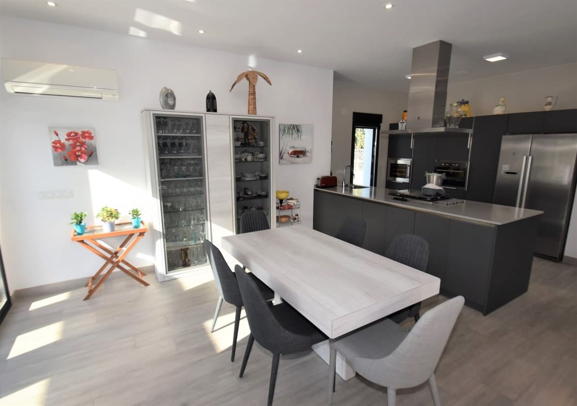 Casa nueva moderna lista para ocupar