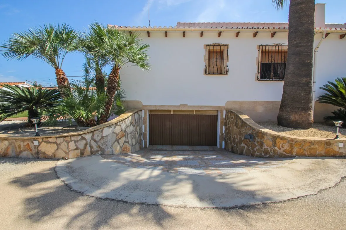 Magnifico chalet pareado en Denia
