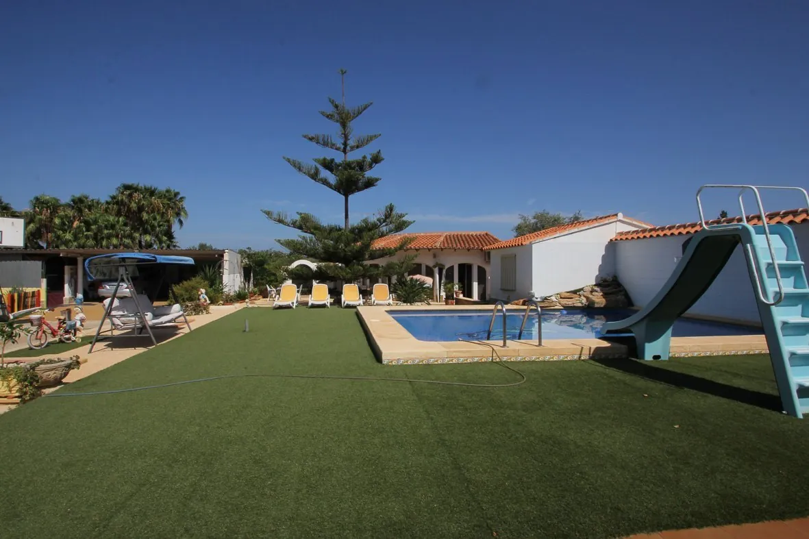 Magnifico chalet pareado en Denia