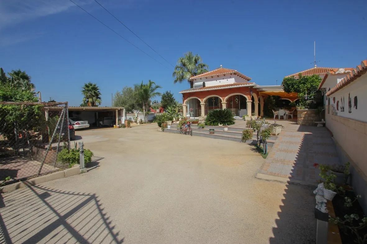 Magnifico chalet pareado en Denia