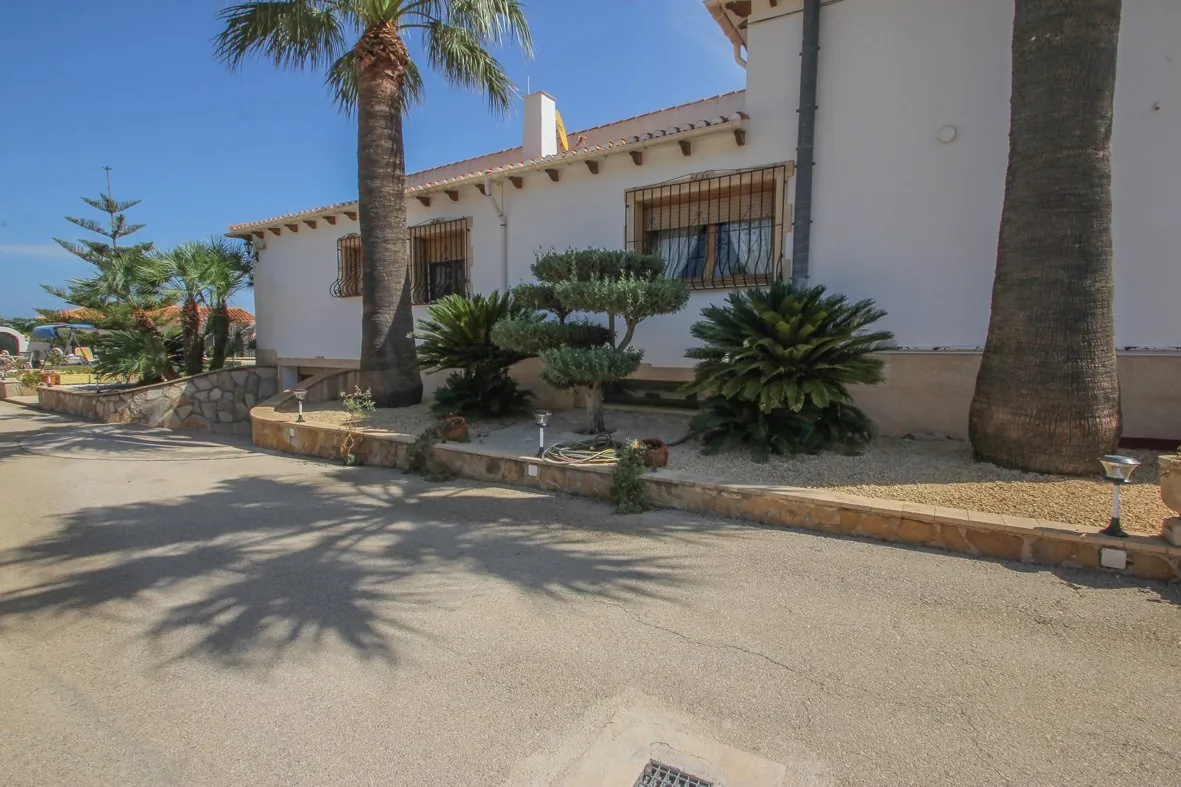 Magnifico chalet pareado en Denia