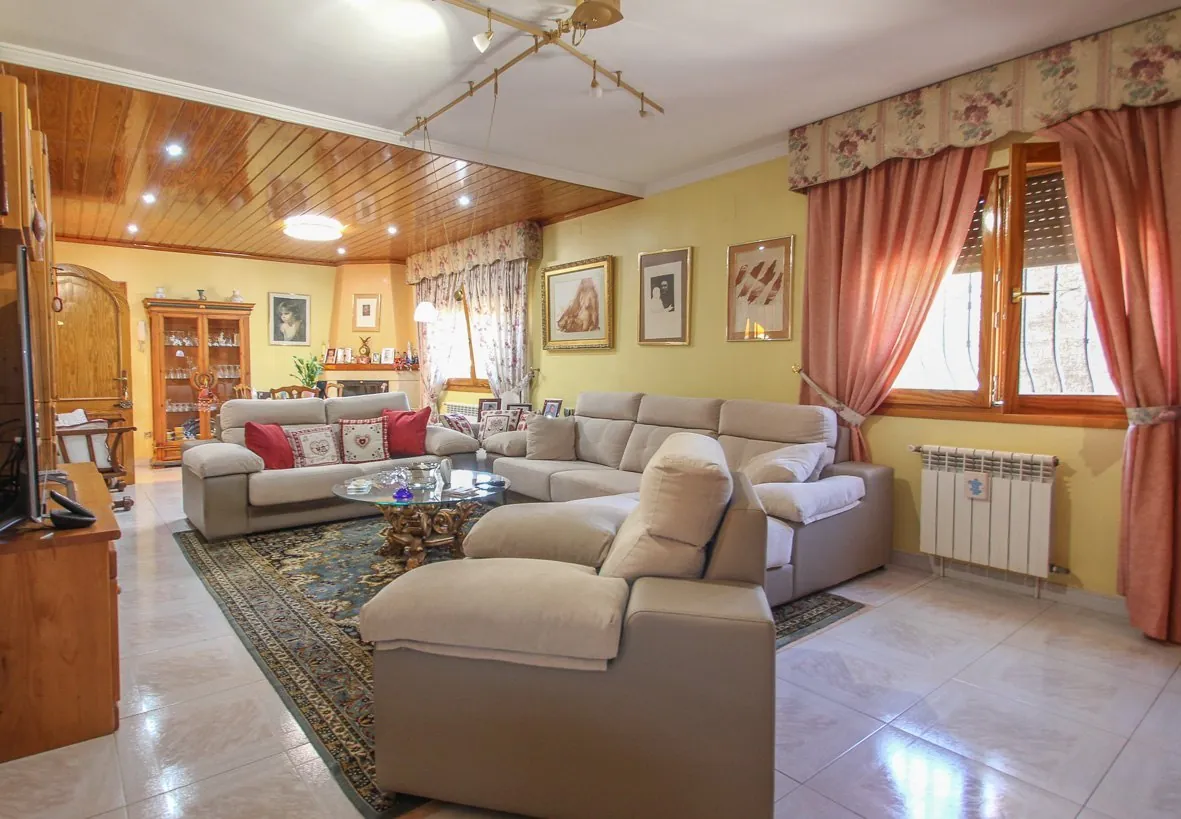 Magnifico chalet pareado en Denia