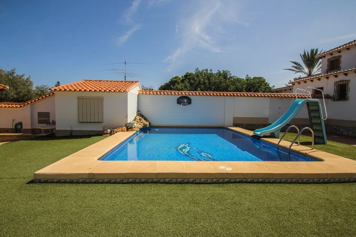 Magnifico chalet pareado en Denia