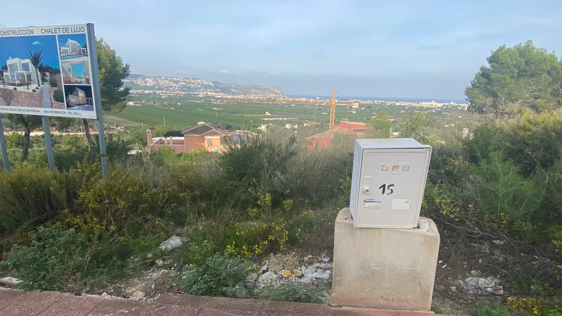 Parcela con vistas en Javea - 2
