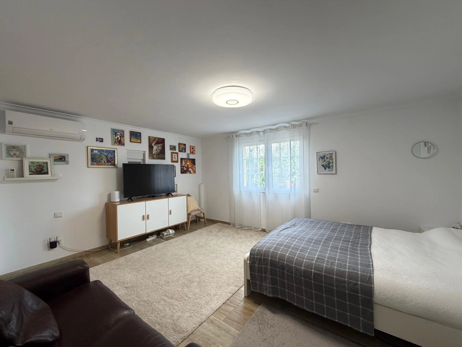 Chalet en venta en Playa Marinas, Denia: 4 habitaciones y piscina privada.