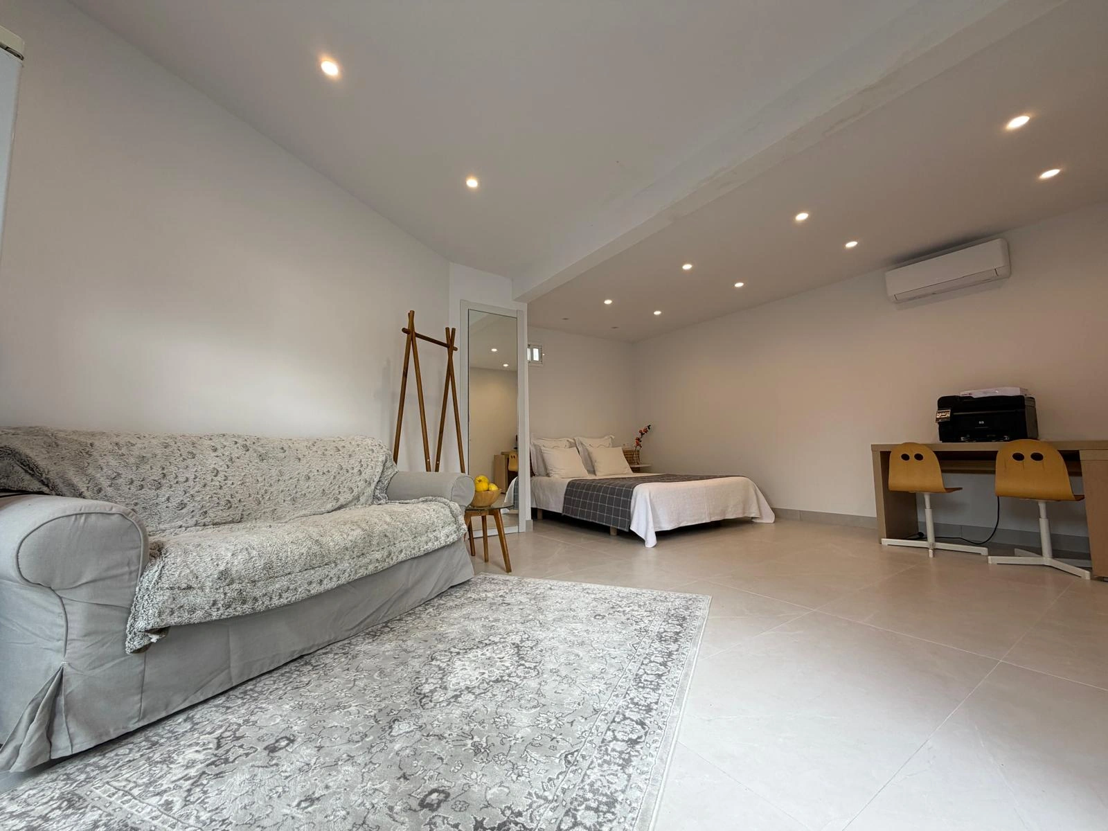 Chalet en venta en Playa Marinas, Denia: 4 habitaciones y piscina privada.