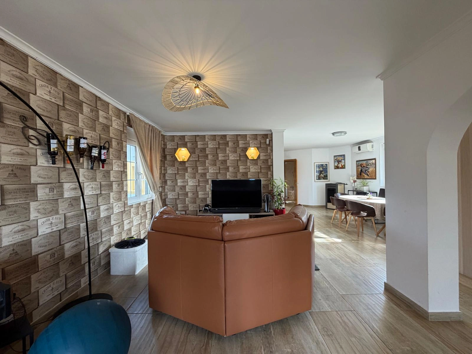 Chalet en venta en Playa Marinas, Denia: 4 habitaciones y piscina privada.