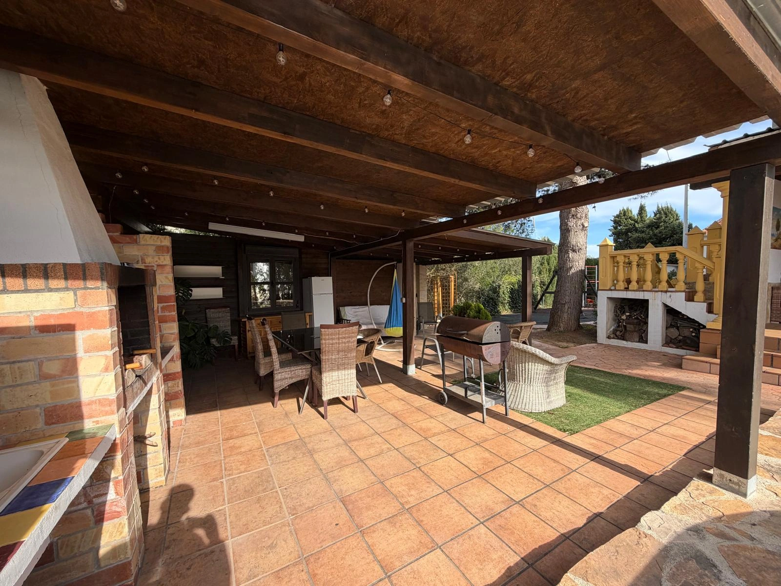 Chalet en venta en Playa Marinas, Denia: 4 habitaciones y piscina privada.