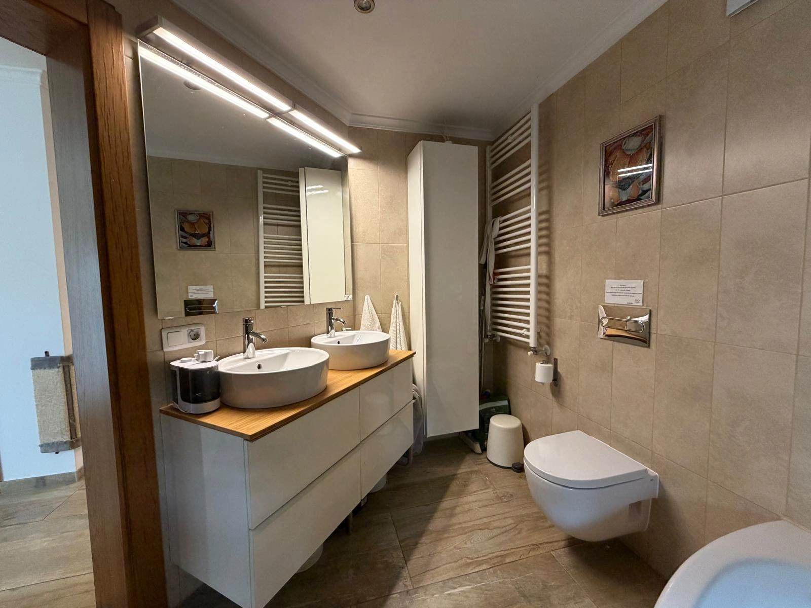 Chalet en venta en Playa Marinas, Denia: 4 habitaciones y piscina privada.