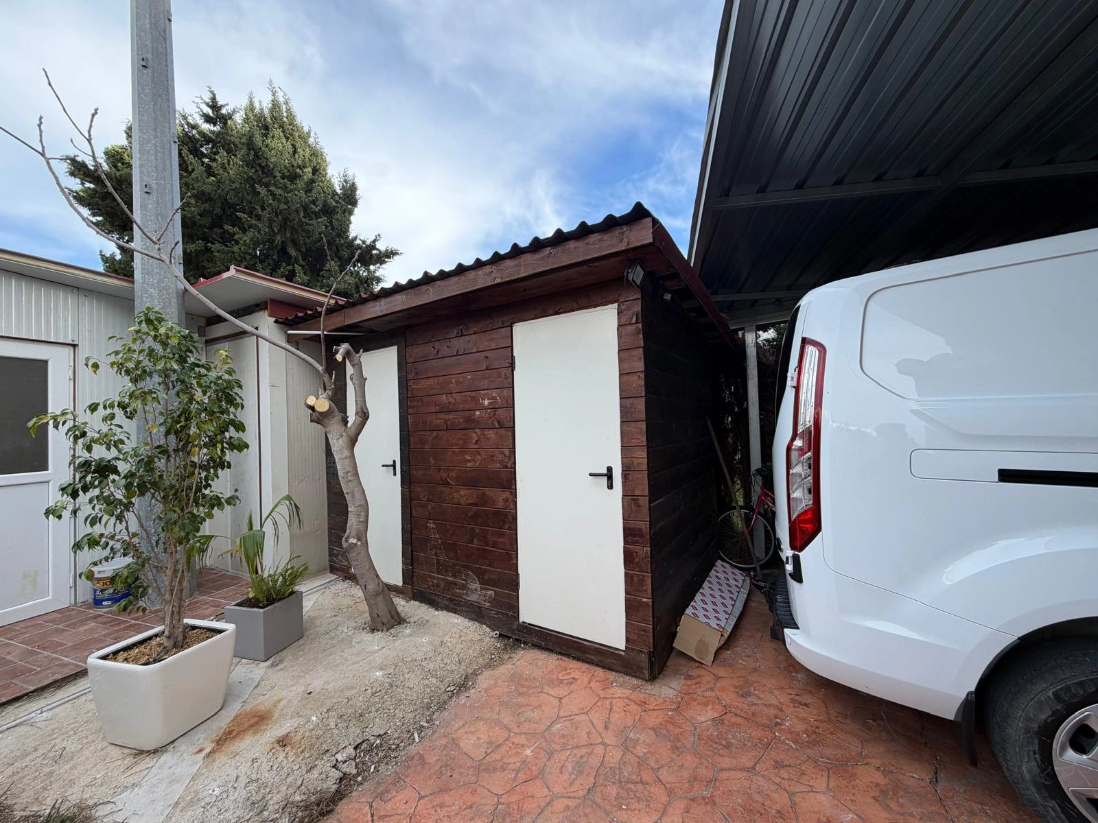 Chalet en venta en Playa Marinas, Denia: 4 habitaciones y piscina privada.